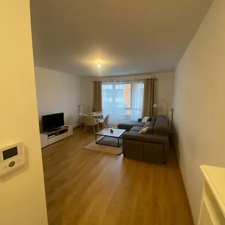 Apartment Jo, Proche Paris Guyancourt