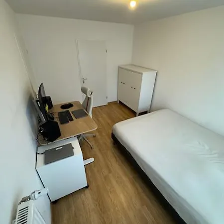 Jo, Proche Paris Apartment *